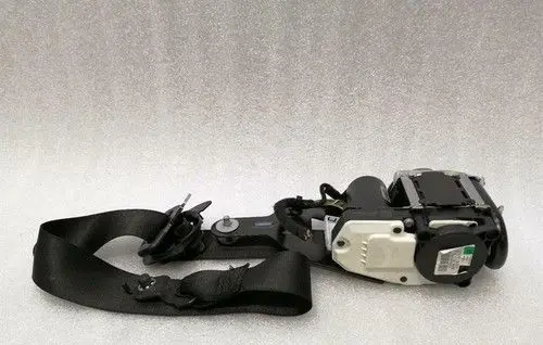 Mercedes-Benz C W204 Front seatbelt buckle A2048604686