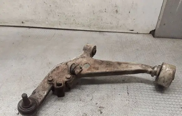 Nissan X-Trail T30 Front lower control arm/wishbone 