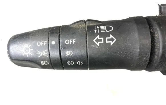 Nissan Almera N16 Indicator stalk 25540AV600 18131488