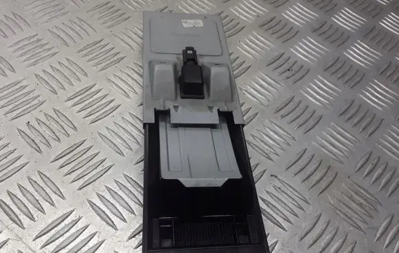 Nissan Almera N16 Car ashtray 68820-BM402