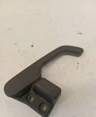 Engine bonnet (hood) release handle