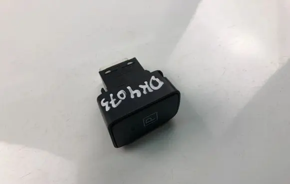 Toyota Auris E180 Other switches/knobs/shifts 8471802060