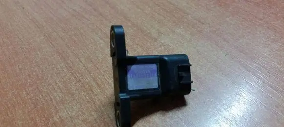 Toyota Corolla E120 E130 Air pressure sensor 8942120210