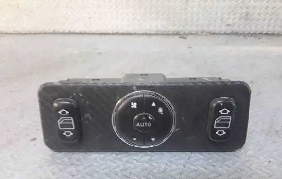 Mercedes-Benz ML W163 Electric window control switch A1638200326