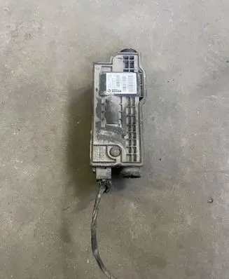 BMW X5 F15 Hand brake control module 6882007