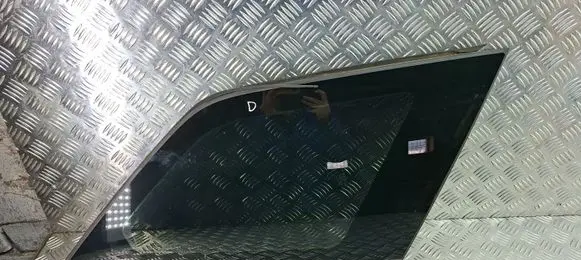 Peugeot 5008 II Rear side window