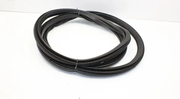 Volvo S90, V90 Front door rubber seal 