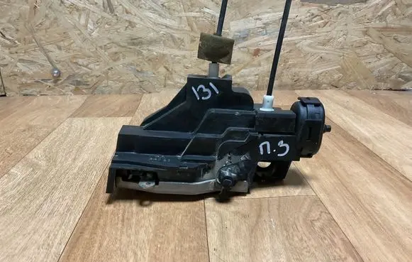 Mercedes-Benz A W168 Rear door lock A1687300235