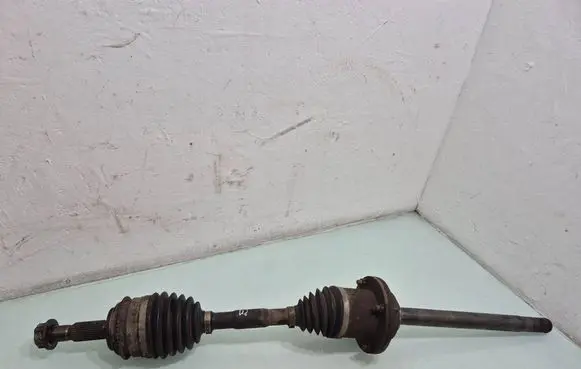 Mitsubishi Pajero Front driveshaft 
