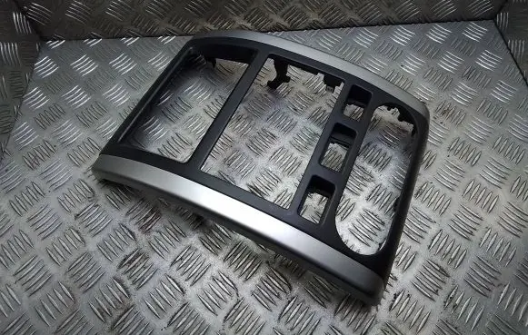 Radio/GPS head unit trim