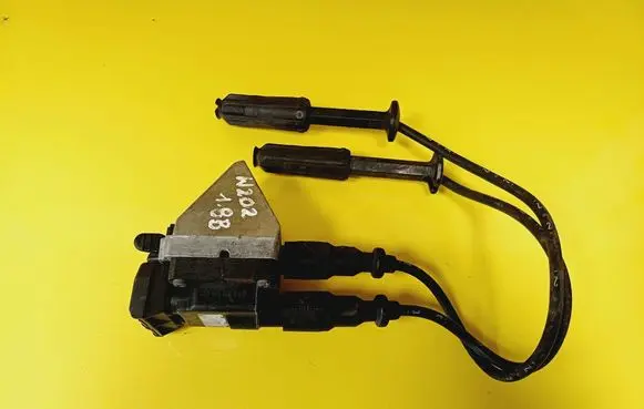 Mercedes-Benz C W202 High voltage ignition coil 0001582485 0221505437