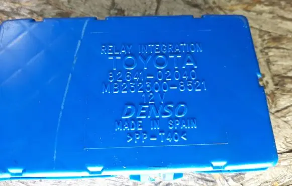 Toyota Corolla E120 E130 Comfort/convenience module 8264102040