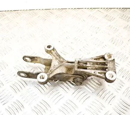 Volvo S80 Engine mount bracket 9179013