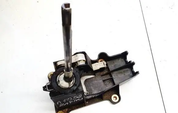 Opel Zafira A Gear shifter/selector 09136077