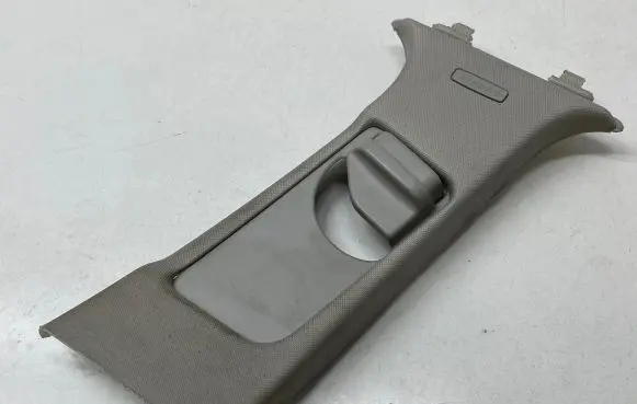 Mercedes-Benz C W204 (B) pillar trim (top) A2048601030