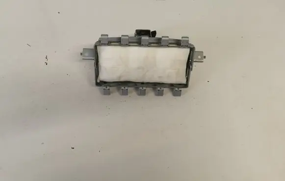Nissan Leaf II (ZE1) Passenger airbag