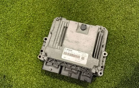 Renault Trafic III (X82) Engine control unit/module 237106626R 0281033357 237108353R