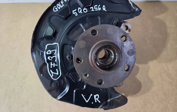 Volkswagen Golf VII Front wheel hub spindle knuckle Z799