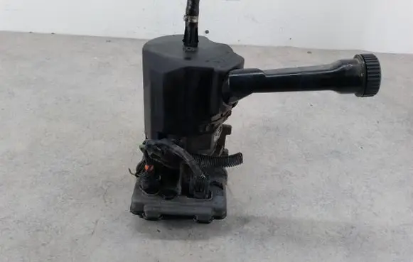 Peugeot 308 Power steering pump 