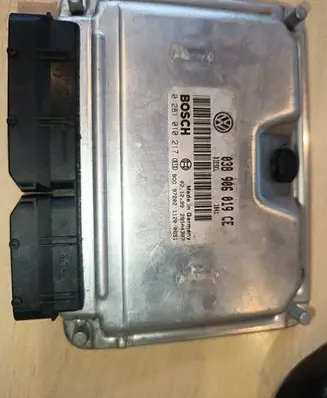 Volkswagen PASSAT B5 Engine control unit/module 038906019CE 28SA4307 0281010217