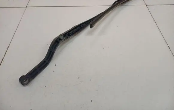 Opel Vectra C Front wiper blade arm 