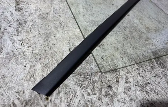 Volvo S60 Windshield trim 39978426 45546