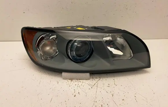 Volvo V50 Headlight/headlamp 30678917 0301198274