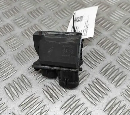 Opel Corsa F Coolant fan relay 9847019780