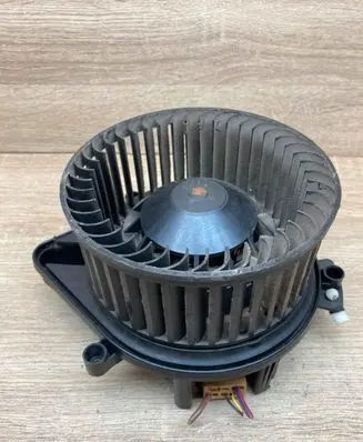 Audi A4 S4 B7 8E 8H Heater fan/blower 8E2820021E WITHPLUG