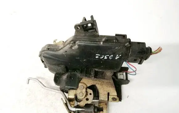 Audi A6 S6 C5 4B Front door lock 4B1837016B