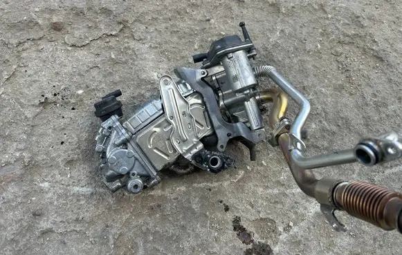 Mercedes-Benz E W213 EGR valve cooler A6541407600
