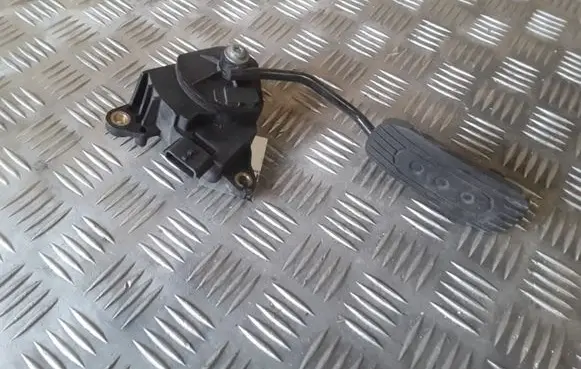 Nissan Note (E11) Accelerator throttle pedal 18002AX605
