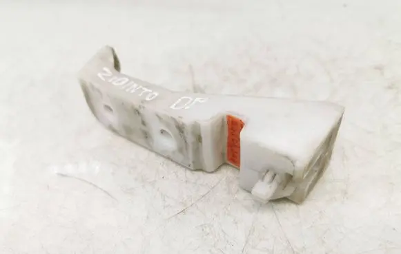 Mitsubishi Outlander Headlight/headlamp mounting bracket 9400A348