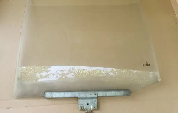 Volkswagen Golf II Rear door window glass 193845205