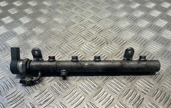 Mercedes-Benz E W211 Fuel main line pipe A6420700495