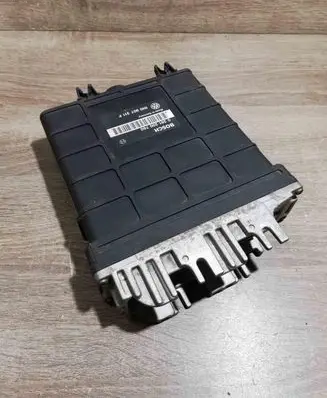 Volkswagen Golf III Engine control unit/module ECU 0261200760 1H0907311F