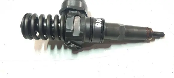 Volkswagen Golf V Fuel injector 038130073AG