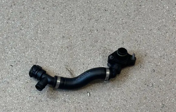 BMW M5 F90 Coolant pipe/hose 7852336