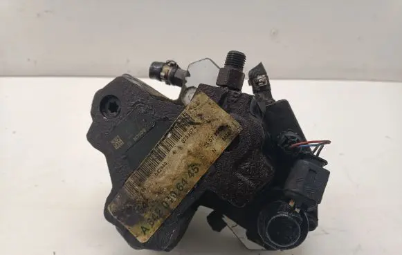 Mercedes-Benz ML W164 Fuel injection high pressure pump A6420196445