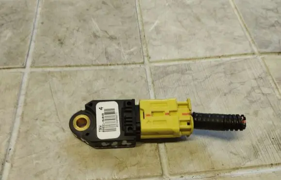 Lexus IS 220D-250-350 Airbag deployment crash/impact sensor 898310W040