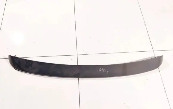 Tailgate/trunk spoiler