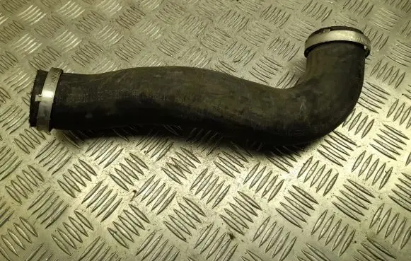 Air intake hose/pipe