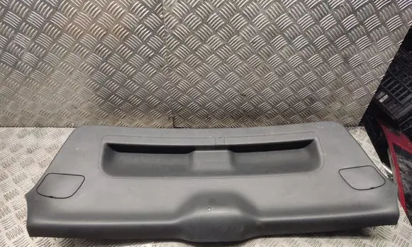 Tailgate trim