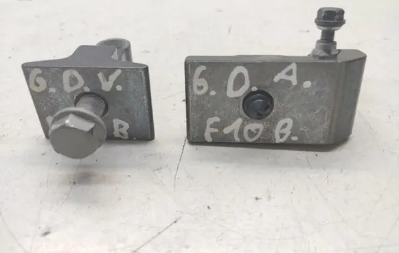 Rear door hinge set