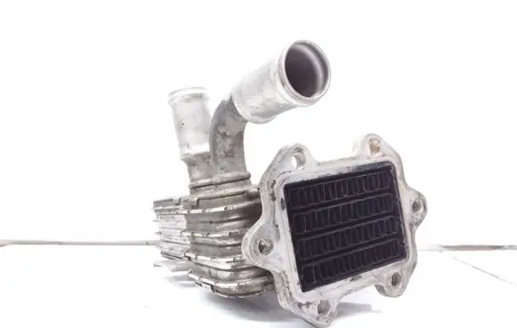 Audi A3 S3 A3 Sportback 8P EGR valve cooler 3210275 038131513AD 370322305