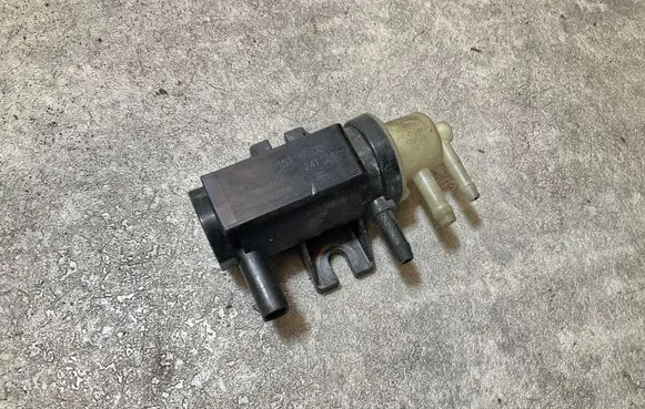 Mercedes-Benz Sprinter W907 W910 Turbo solenoid valve A0001531700 24T124 70078218