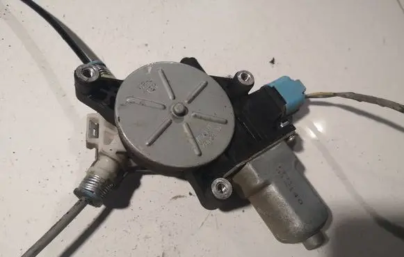 Honda FR-V Front door window regulator motor 