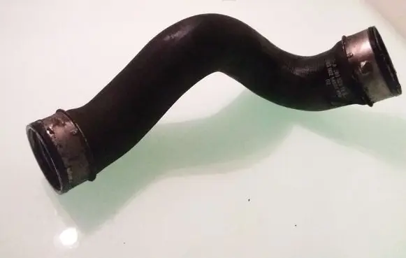 Mercedes-Benz C W203 Intercooler hose/pipe A2035281582