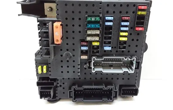 Volvo XC90 Fuse module 30786646 28080156