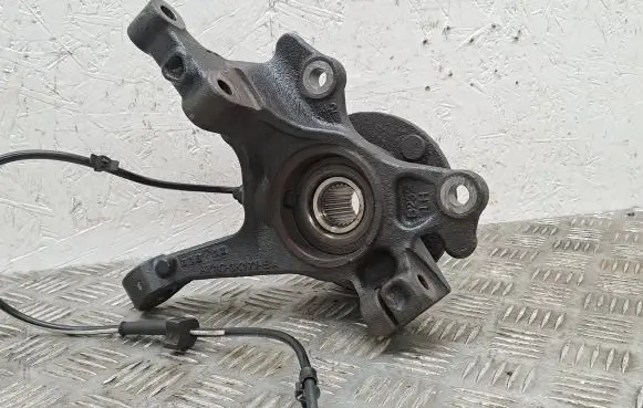 Ford Fiesta Front wheel hub AY1C3K171BA 8V512C204BB